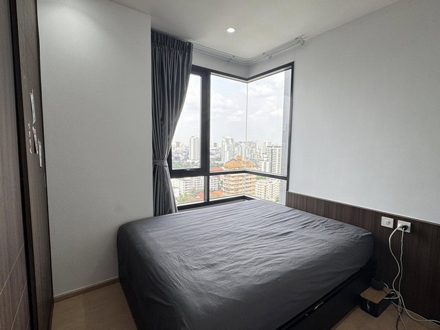 Maru Ekamai 2 Beautiful view quiet private 21st floor BTS Ekkamai